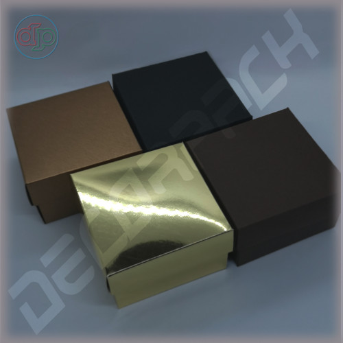 Коробка 80(60)*80(60)*50 мм із зовнішньою картонною кришкою