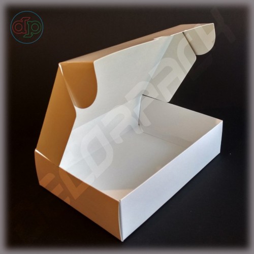 Box 200*140*50 mm with a hinged lid